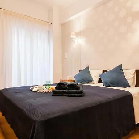 Classy And Stylish Private At Acropolis Museum Metro Station Apartment